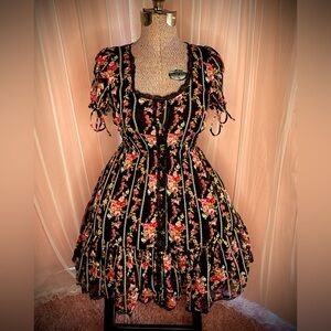 Hellbunny Size Large Black Peasant Full Circle Floral Dress